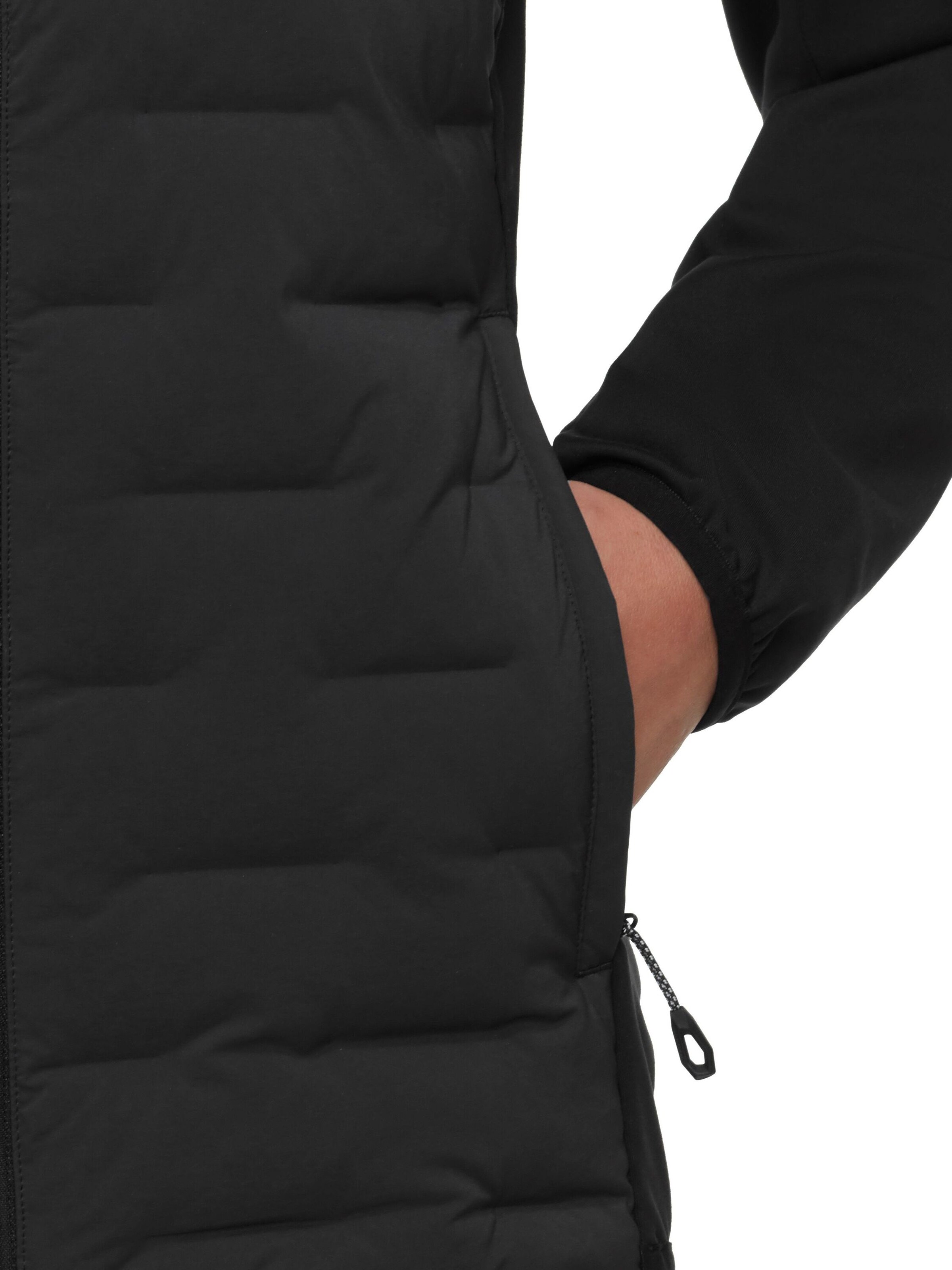 MAMMUT Outdoor Jacket in Black