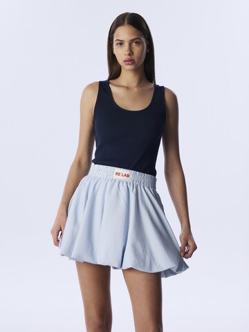 Twist Top in Blue: front