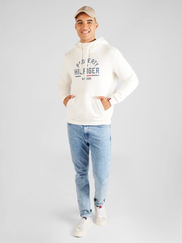 TOMMY HILFIGER Sweatshirt i vit