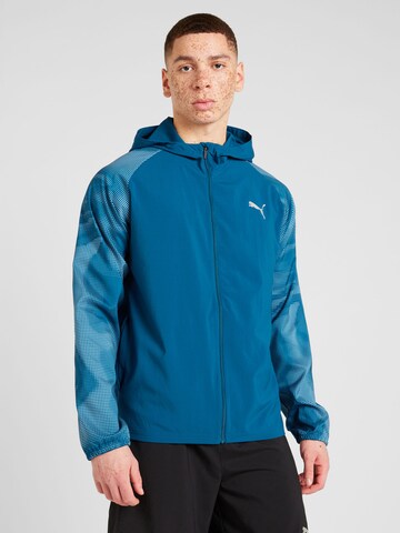 Veste de sport 'RUN FAVORITE AOP' PUMA en bleu : devant