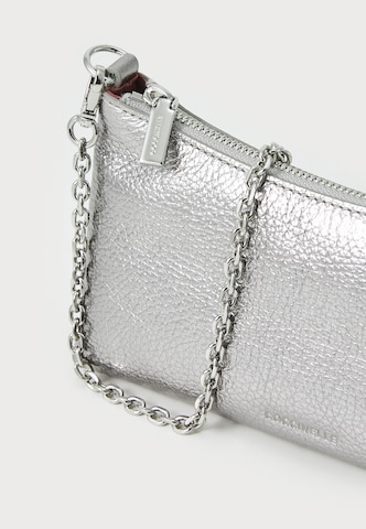 Coccinelle Schultertasche 'Aura' in Silber