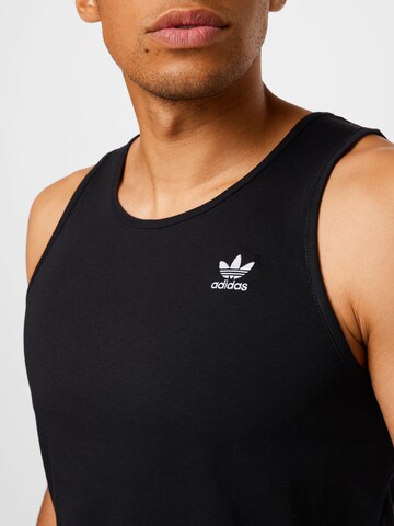 ADIDAS ORIGINALS - Camiseta 'Adicolor Essentials Trefoil' en negro