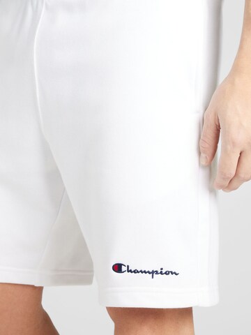 Regular Pantaloni de la Champion Authentic Athletic Apparel pe alb