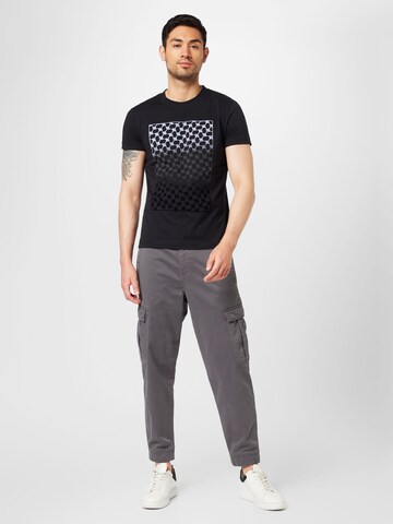 Tricou 'Baptiste' de la JOOP! pe negru