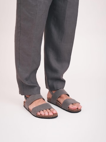 nae Vegan Shoes - Sandalias 'SAVAI' en verde