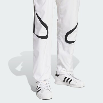 ADIDAS ORIGINALS - Loosefit Calças 'Adicolor Teamgeist' em branco
