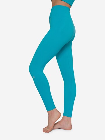 Skinny Pantaloni sport 'Tara' de la OCEANSAPART pe albastru