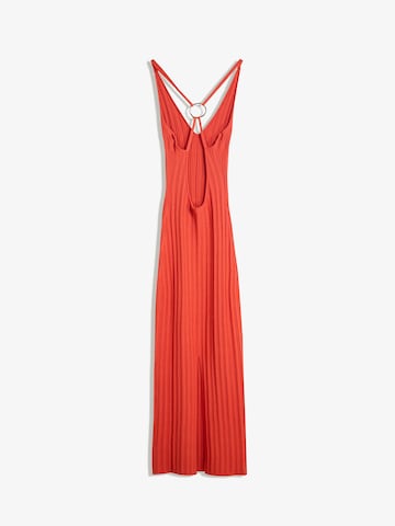 Rochie tricotat de la Bershka pe roșu