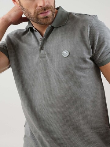 T-Shirt 'Baky' Deeluxe en vert