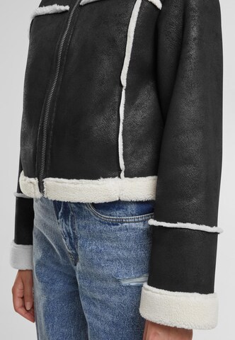 Urban Classics Between-season jacket in Black
