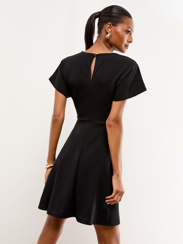 Lipsy Платье в Черный