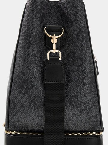 GUESS Reisetasche 'Berta' in Grau