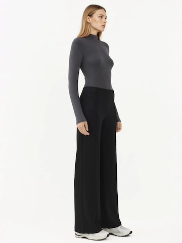 Hiccup Regular Pants in Black