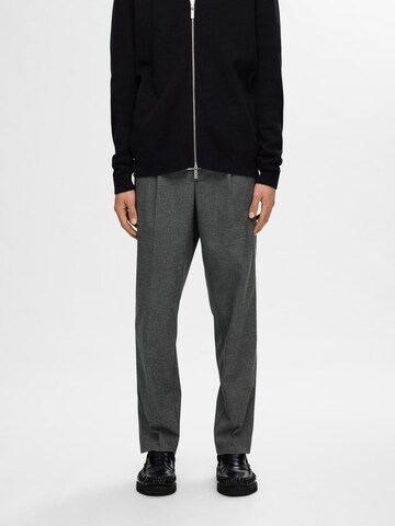 SELECTED Regular Trousers with creases 'SLHLeroy' in Grey: front