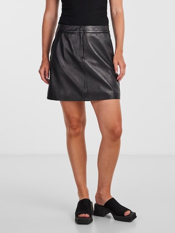 Y.A.S Skirt 'LYMA' in Black