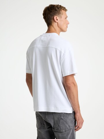 T-Shirt 'Darion' CHASIN' en blanc