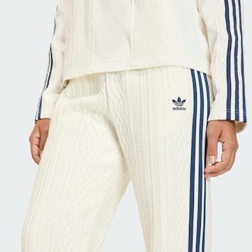 regular Pantaloni 'CLASSIC' di ADIDAS ORIGINALS in bianco