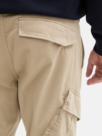 TOM TAILOR Men + Tapered Hose in Braun