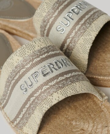 Superdry Pantolette in Beige