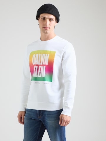 Sweat-shirt 'PRIDE' Calvin Klein Jeans en blanc : devant