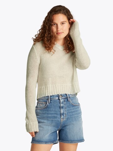 Tommy Jeans Sweater in White: front