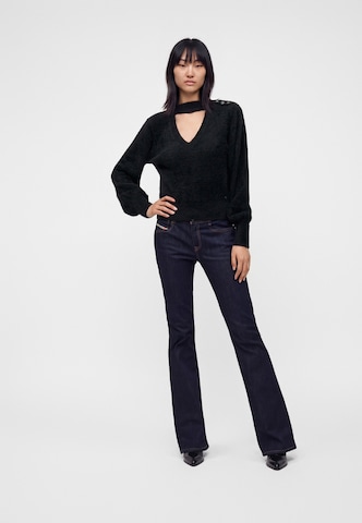 Pulover 'LS CHOCKER JAYCEE SWTR' de la GUESS pe negru