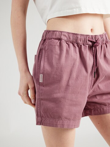 Iriedaily Regular Shorts 'Isie' in Lila