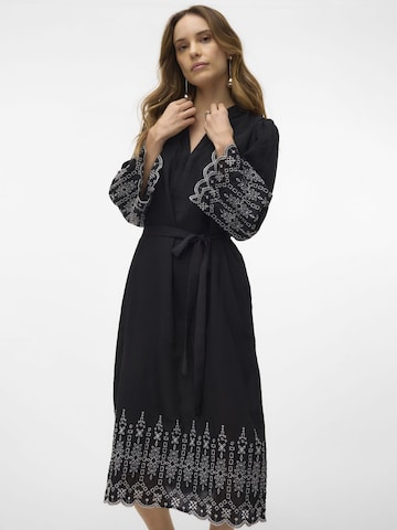 Robe-chemise VERO MODA en noir : devant