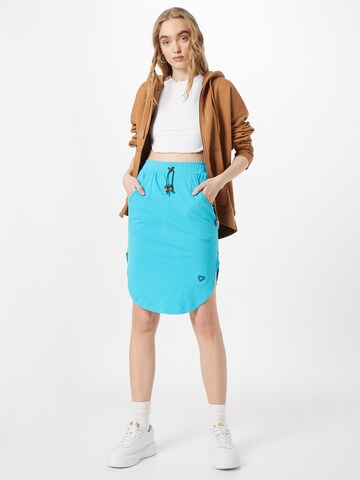 Gonna 'HollyAK' di alife & kickin in blu