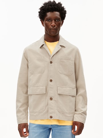 Veste mi-saison ARMEDANGELS en beige : devant