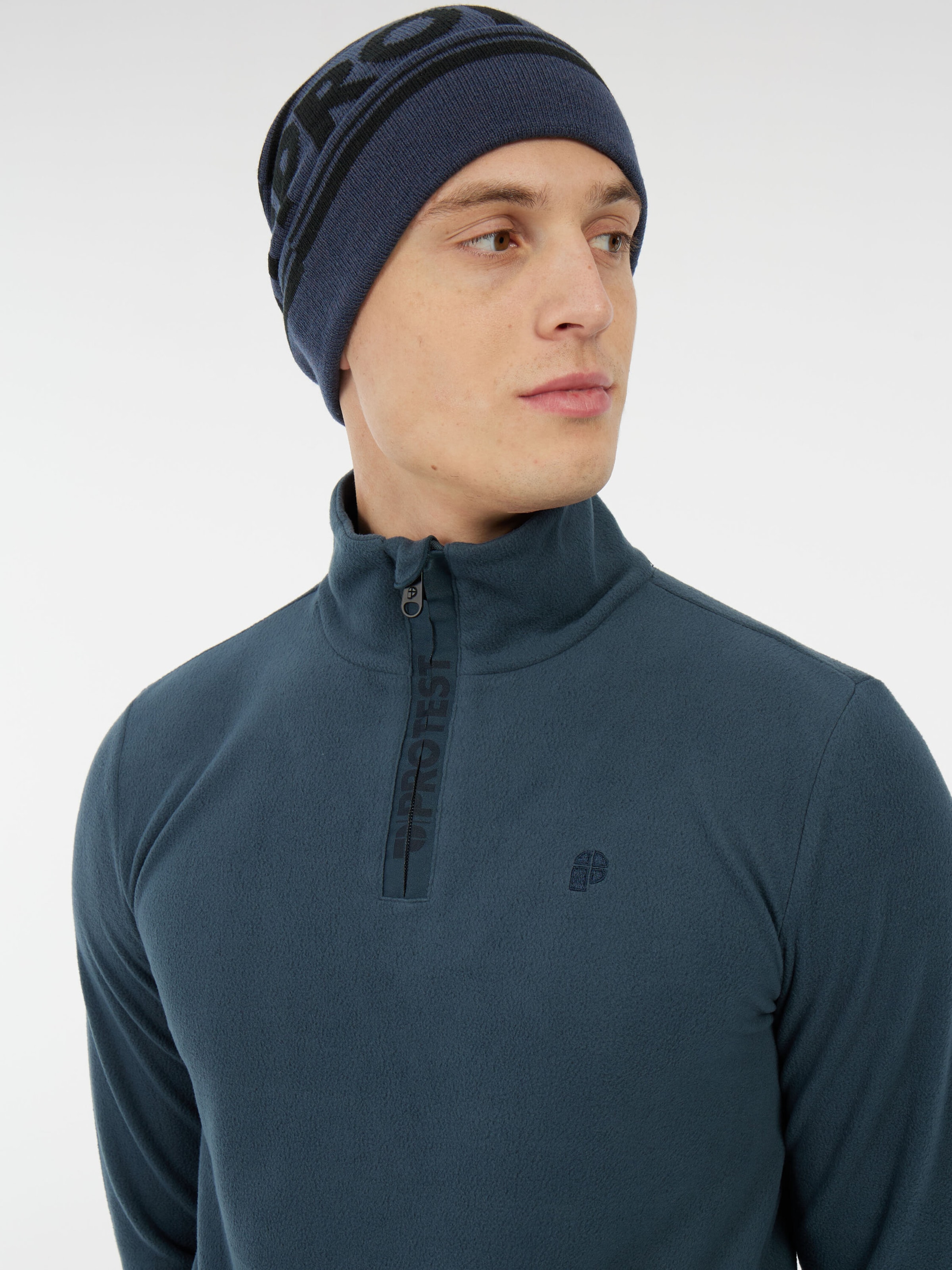 PROTEST Sportsweatshirt 'PRTReperfecto'‌‌‌‌‌‌‌‌‌‌ in Blau