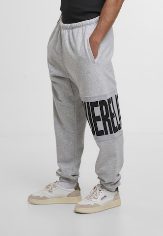 Effilé Pantalon True Religion en gris