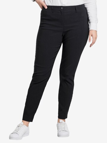 Coupe slim Pantalon SHEEGO en noir : devant