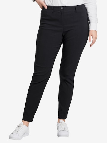 SHEEGO Slimfit Broek in Zwart: voorkant