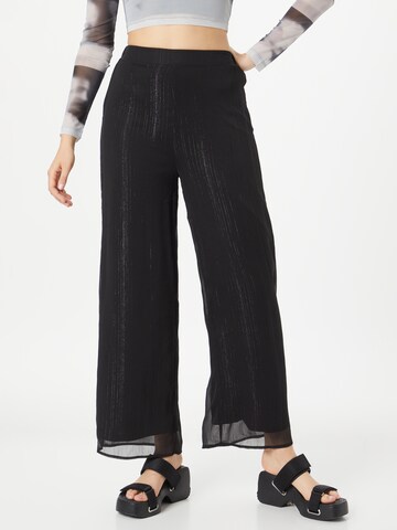 River Island - Pierna ancha Pantalón en negro: frente