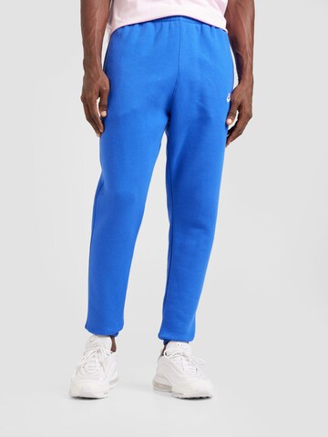 Tapered Pantaloni 'Club Fleece' de la Nike Sportswear pe albastru: față