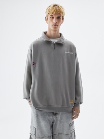 Pull&Bear Sweatshirt in Grijs: voorkant