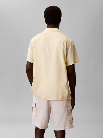 Calvin Klein Regular Button Up Shirt in Yellow