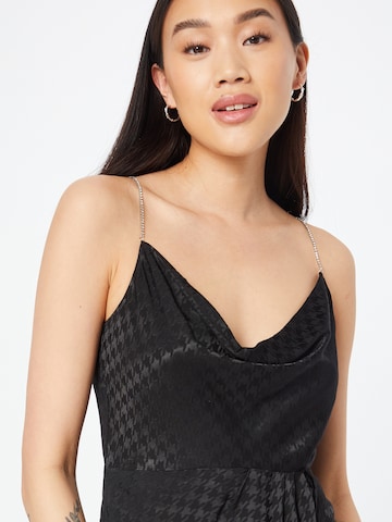 Rochie de cocktail de la Warehouse pe negru