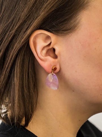 Fräulein Wunder Earrings 'Acetat Amy' in Purple: front