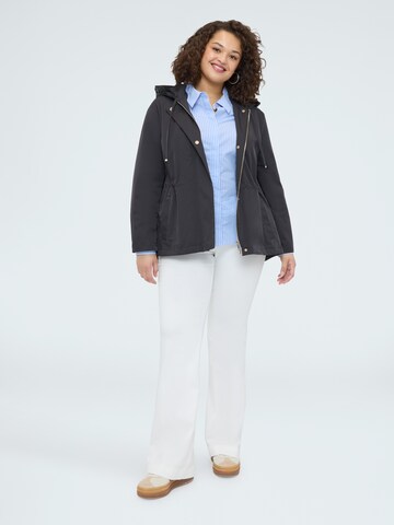 Fiorella Rubino Wintermantel in Zwart