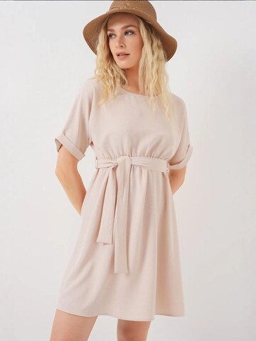 Bigdart Dress in White