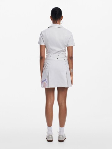 Rochie de la Desigual pe alb