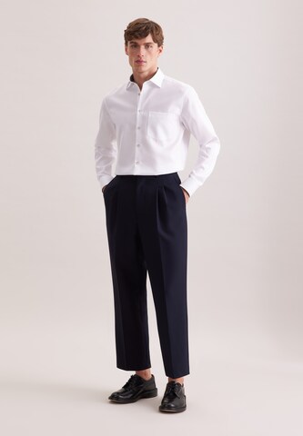 Coupe regular Chemise business 'Schwarze Rose' SEIDENSTICKER en blanc