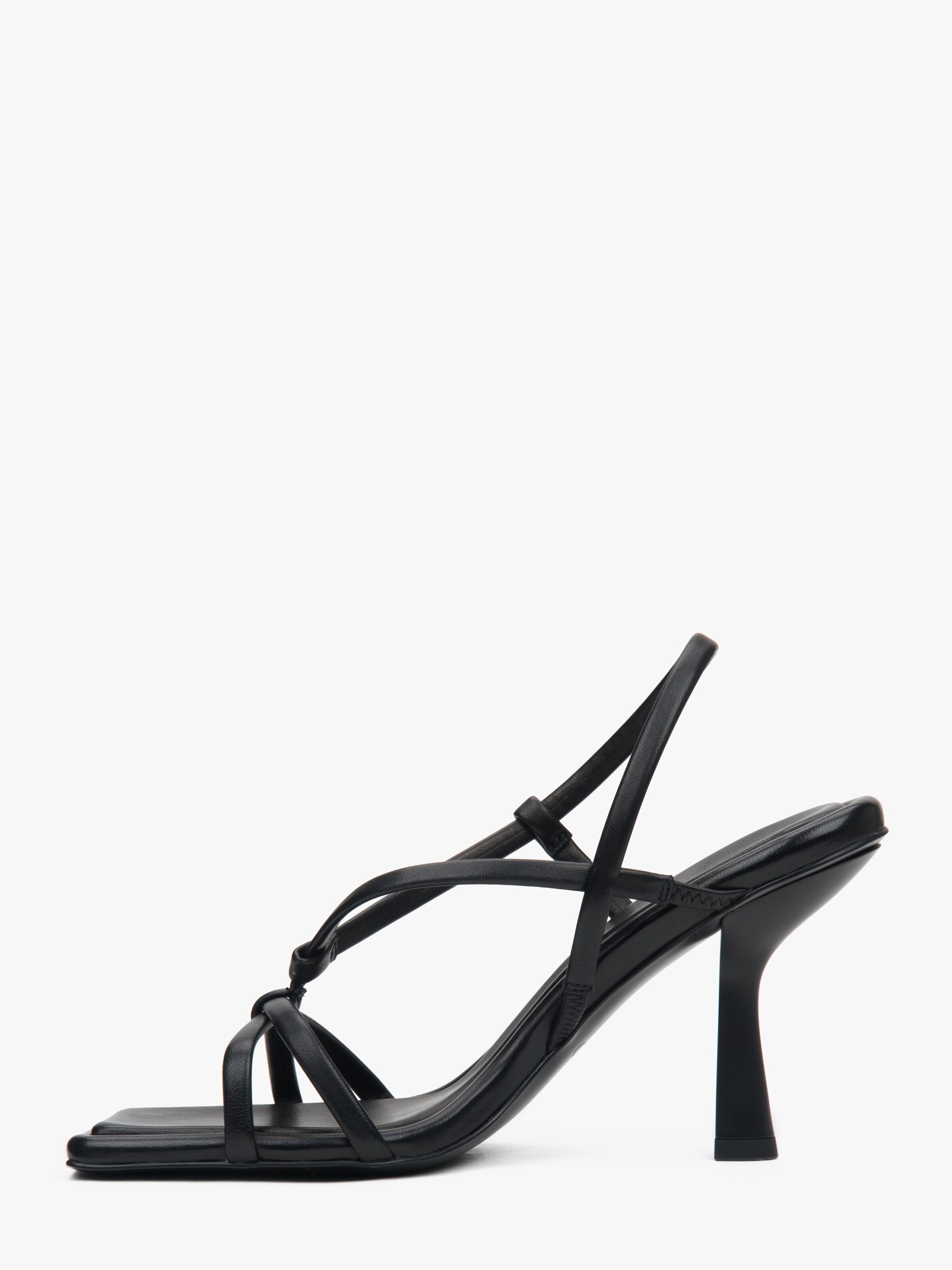 Estro - Sandalias '2238-2' en negro: frente