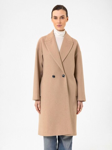 Antioch Between-seasons coat 'Anahi' in Beige: front