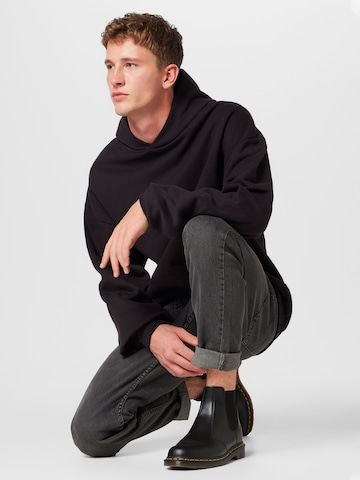 Ocay Sweatshirt in Black