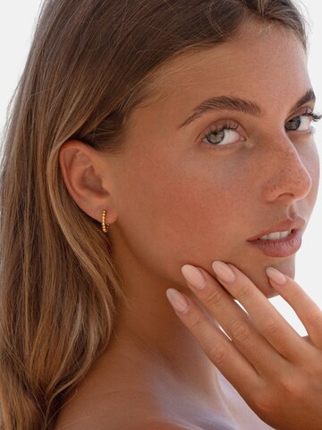 Boucles d'oreilles GOOD.designs en or : devant