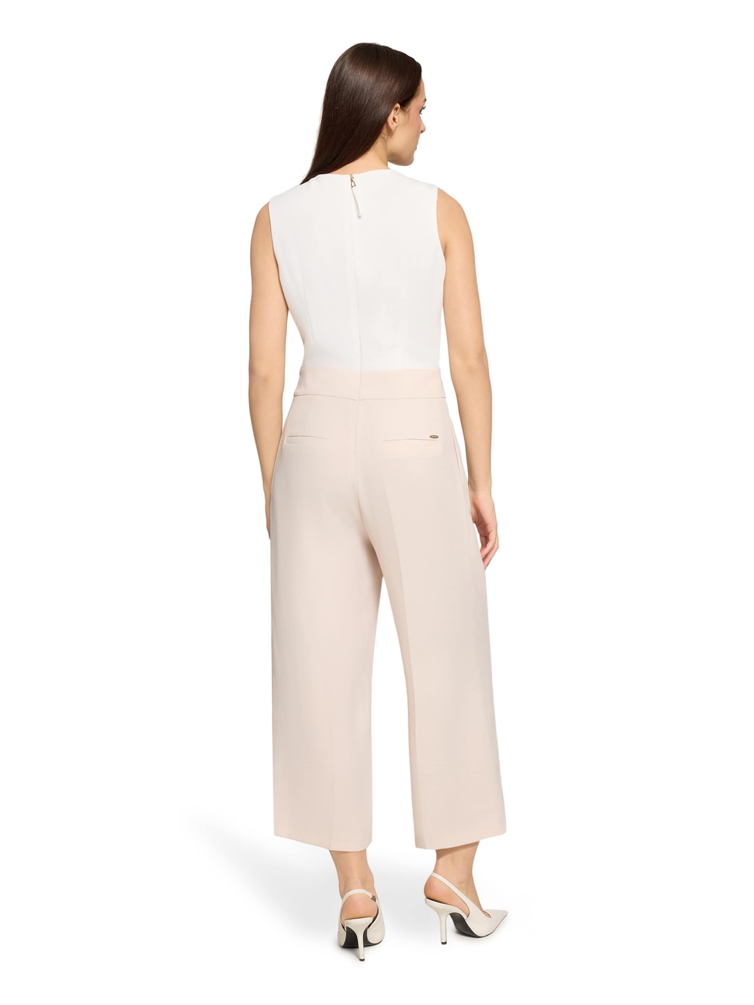 Tuta jumpsuit di Betty & Co in beige