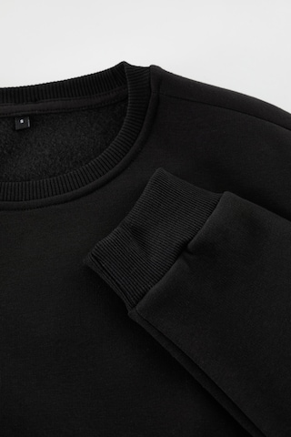 Trendyol Sweatshirt in Zwart